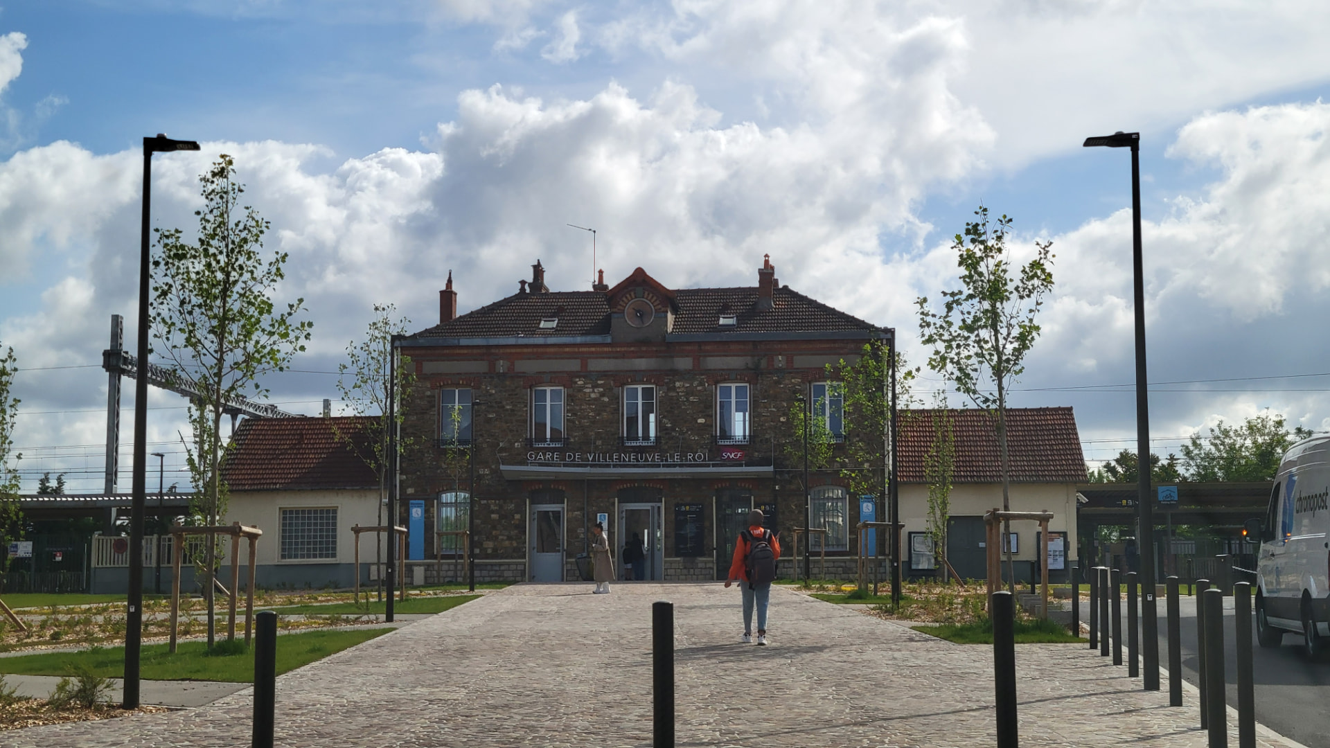 Villeneuve-le-Roi railway station