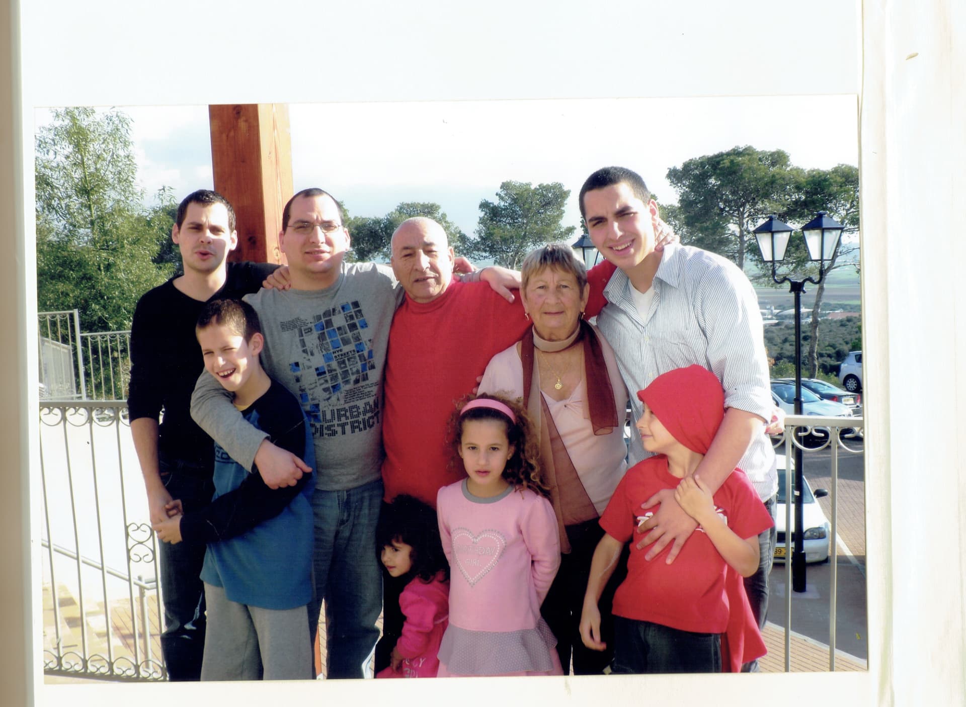 חנה ומאיר עם כל הנכדים