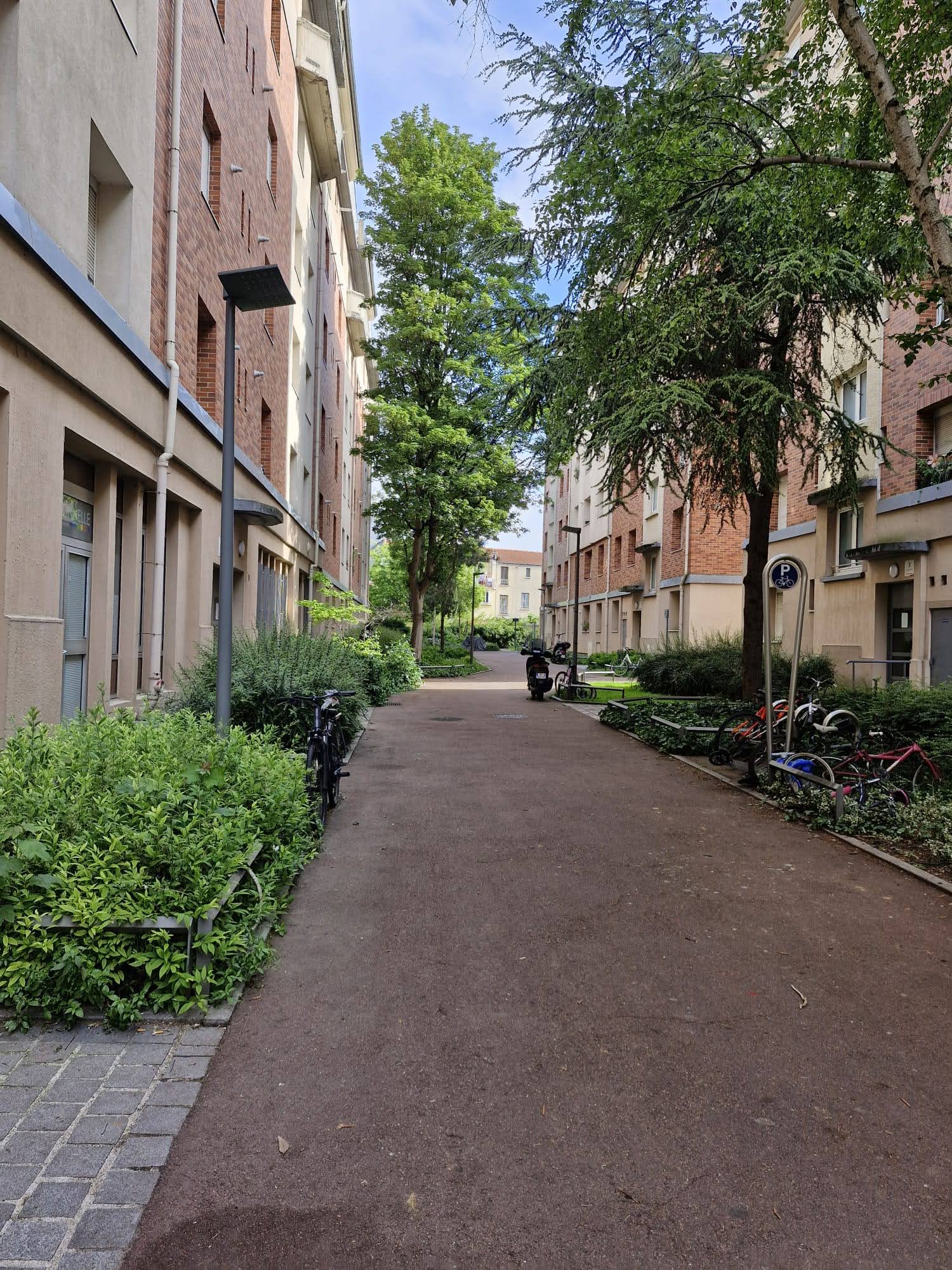 Joinville-le-Pont street